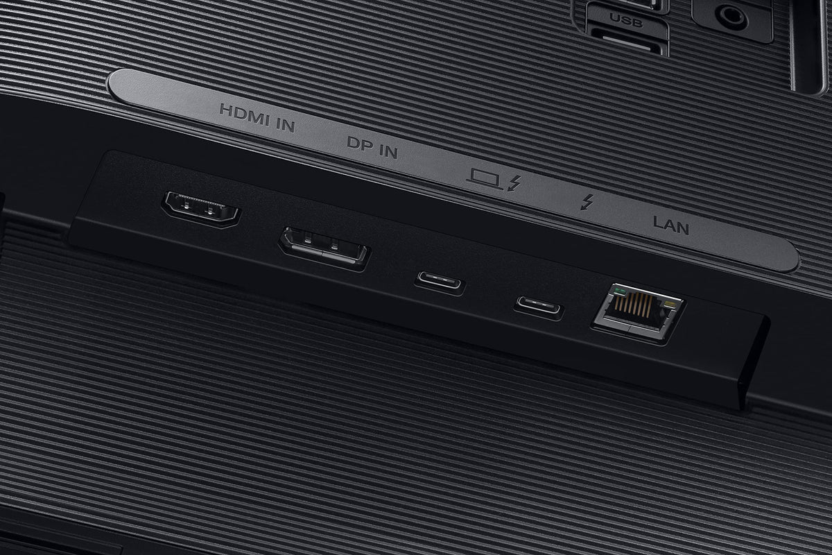 32-Inch 4K UHD VA Monitor F387185